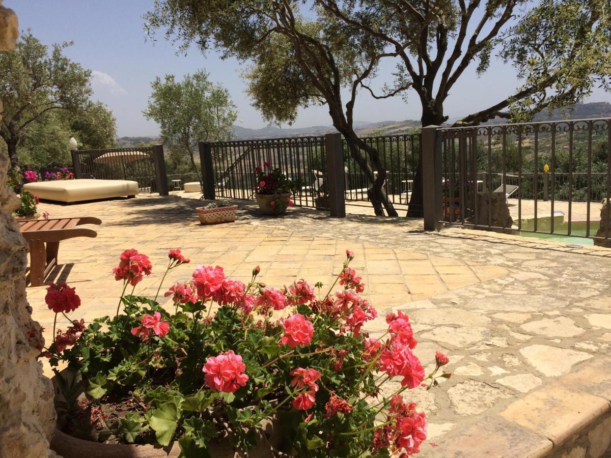 Vila Agriturismo Roba Degli Ulivi Agrigento Exteriér fotografie